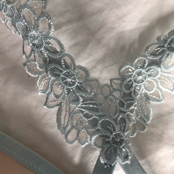 PINK lace triangle bralette, Size L - Picture 5 of 5